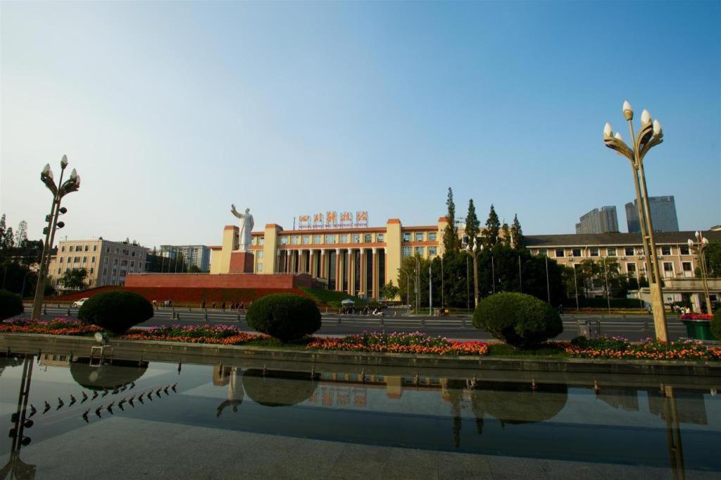 מלון Ibis Chengdu Chunxi Road Shudu Mansion מראה חיצוני תמונה